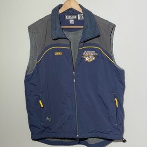 CCM Nashville Predators men’s fleece lined vest. Size M